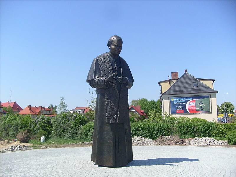 Jest już pomnik Jana Pawla II w Lęborku